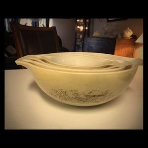 Vintage Cinderella mixing bowls